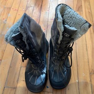 UGG Adirondack boots shearling